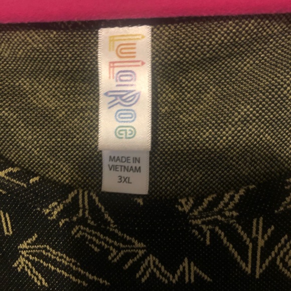 Lularoe classic T - Picture 2 of 3